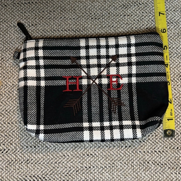 Thirty One Gifts Brand Small Zipper Pouch with "H E" monogram - Picture 7 of 7